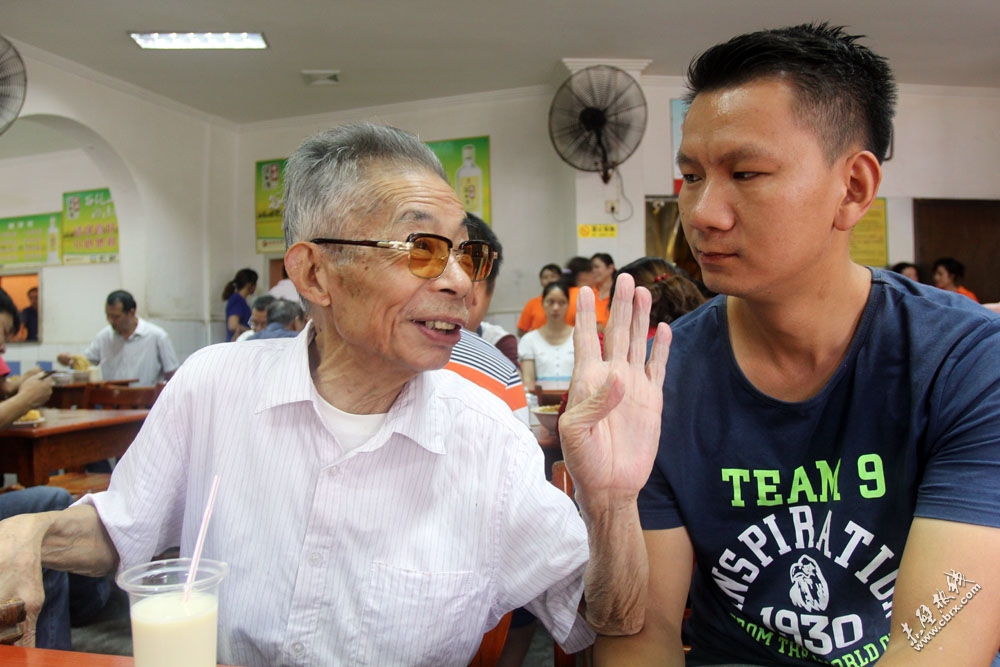 偶遇赤壁书法家胡天民 聚焦赤壁 赤壁论坛 powered by discuz!